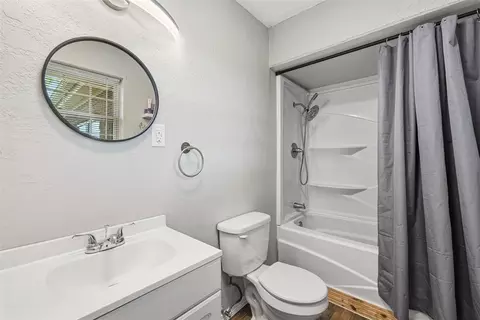 Bath - 540 E Gracemont St, Gracemont, OK 73042 photo 2 of 2