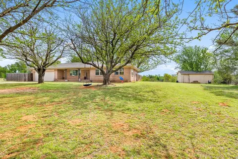 Exterior - 540 E Gracemont St, Gracemont, OK 73042 photo 3 of 6