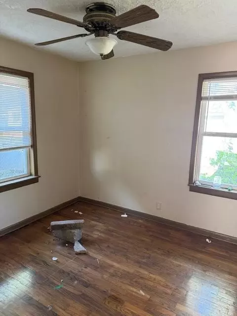 Bedroom - 407 S Fox St, Wayne, OK 73095 photo 1 of 1