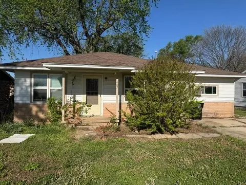 407 S Fox St, Wayne, OK 73095