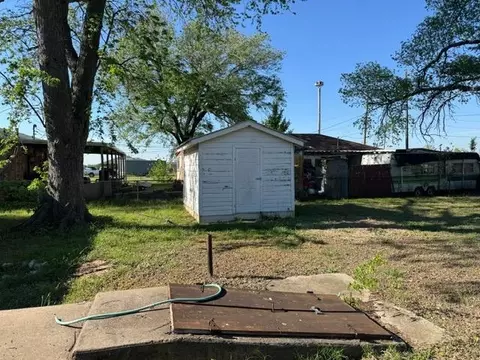 Exterior - 407 S Fox St, Wayne, OK 73095 photo 5 of 6