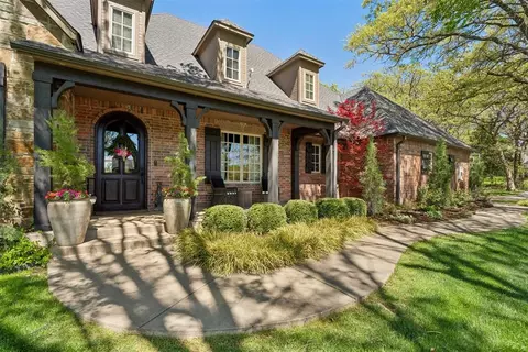 2216 Crestwood Dr, Jones, OK 73049