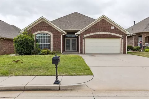 1308 River Birch Dr, Yukon, OK 73099