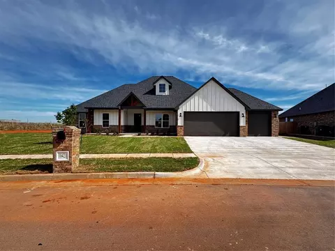 10421 SW 49th St, Mustang, OK 73064