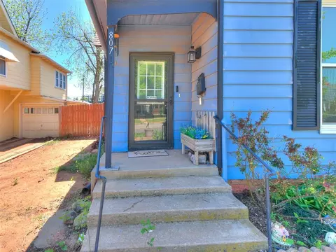 Exterior - 807 E Noble Ave, Guthrie, OK 73044 photo 8 of 8
