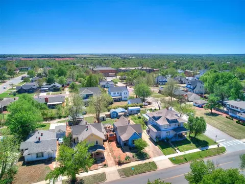 View/Area - 807 E Noble Ave, Guthrie, OK 73044 photo 3 of 7