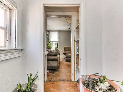 Entry Way - 807 E Noble Ave, Guthrie, OK 73044 photo 1 of 1
