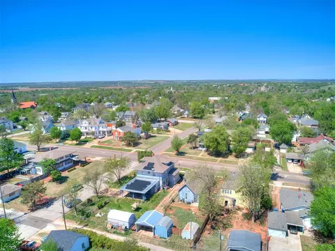 View/Area - 807 E Noble Ave, Guthrie, OK 73044 photo 5 of 7