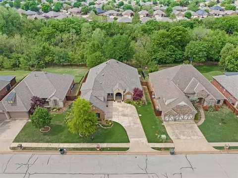 2325 Flint Ridge Rd, Edmond, OK 73003