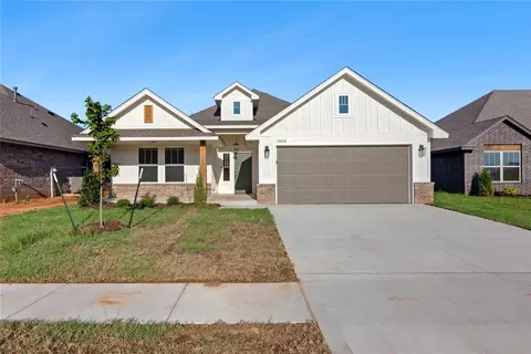 5008 Misty Wood Ln, Mustang, OK 73064