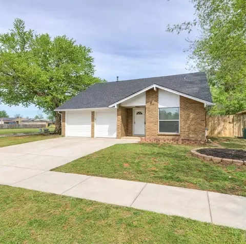 3301 Simmons Dr, Del City, OK 73115