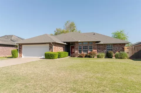 10021 Dover Dr, Yukon, OK 73099