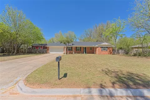 815 Willow Ln, Norman, OK 73072