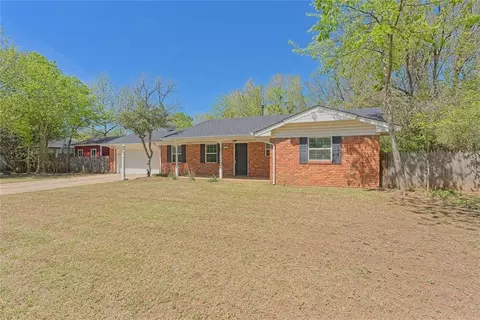 Exterior - 815 Willow Ln, Norman, OK 73072 photo 1 of 3
