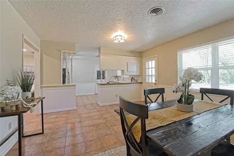 Dining - 815 Willow Ln, Norman, OK 73072 photo 2 of 3