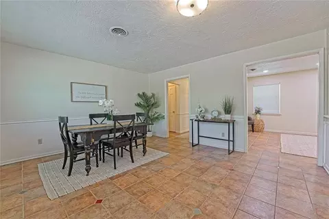 Dining - 815 Willow Ln, Norman, OK 73072 photo 3 of 3