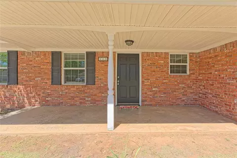 Exterior - 815 Willow Ln, Norman, OK 73072 photo 2 of 3
