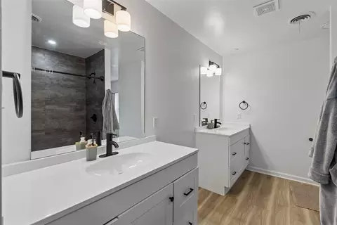 Bath - 1110 E 6th St, Cushing, OK 74023 photo 1 of 7