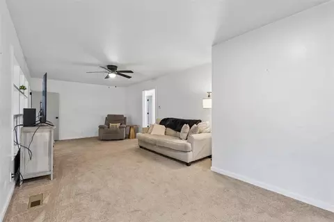 Living - 1110 E 6th St, Cushing, OK 74023 photo 3 of 3