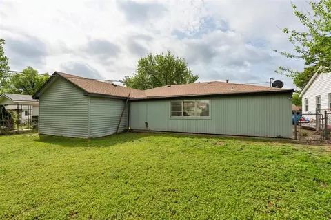 Exterior - 1110 E 6th St, Cushing, OK 74023 photo 9 of 9
