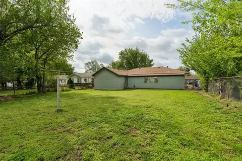 Exterior - 1110 E 6th St, Cushing, OK 74023 photo 6 of 9