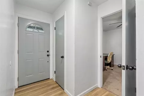 Entry Way - 1110 E 6th St, Cushing, OK 74023 photo 1 of 2