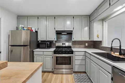 Kitchen - 1110 E 6th St, Cushing, OK 74023 photo 2 of 7