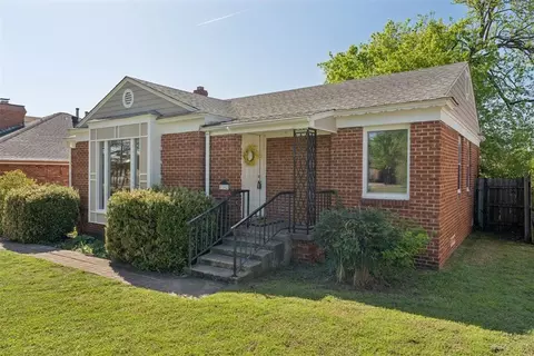 1102 Fenwick Pl, Nichols Hills, OK 73116