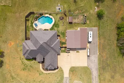 836 NE Arrowhead Rd, Piedmont, OK 73078