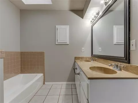 Bath - 409 Alpine Dr, Norman, OK 73072 photo 1 of 6