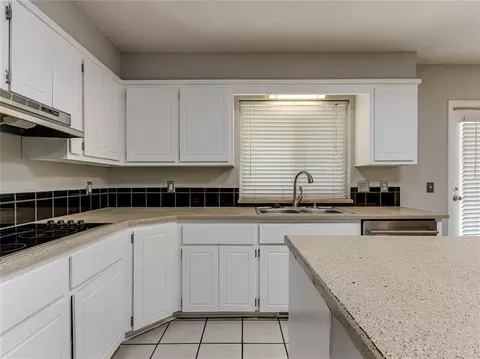 Kitchen - 409 Alpine Dr, Norman, OK 73072 photo 3 of 6