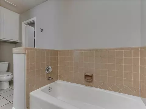 Bath - 409 Alpine Dr, Norman, OK 73072 photo 3 of 6