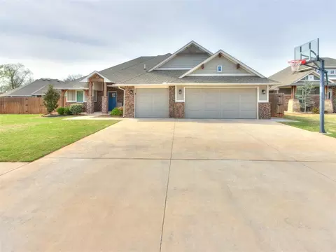 2800 SE 22nd St, Moore, OK 73160