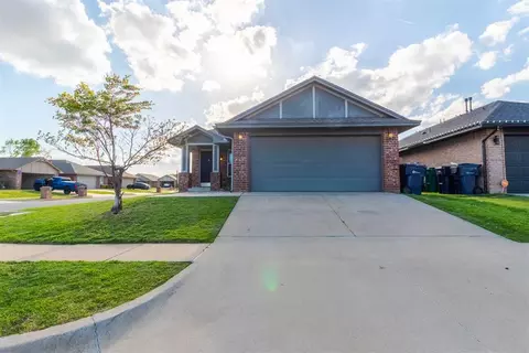 12701 Heritage Oaks Dr, Oklahoma City, OK 73120