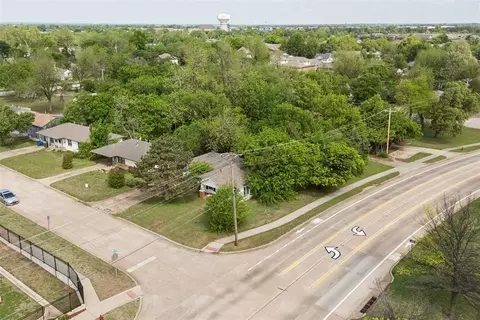 329 E Wayne Ave, Edmond, OK 73034 photo 5