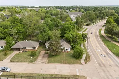 329 E Wayne Ave, Edmond, OK 73034 photo 4