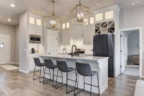 9220 NW 92nd St, Yukon, OK 73099