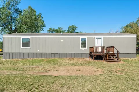 716 W 2nd St, Watonga, OK 73772
