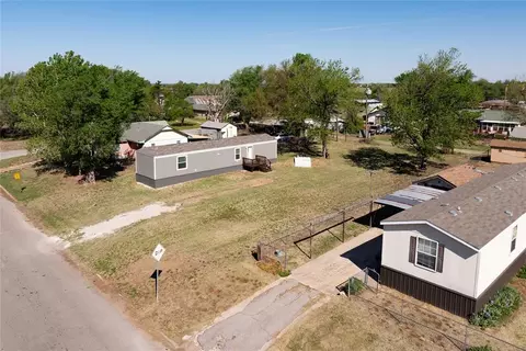 View/Area - 716 W 2nd St, Watonga, OK 73772 photo 4 of 5