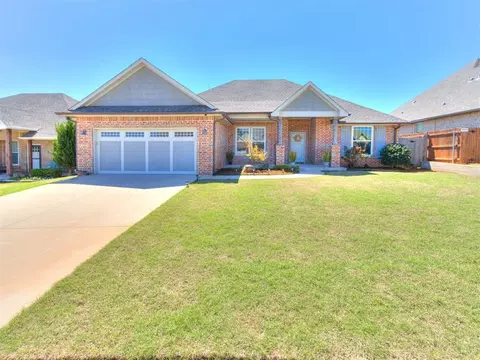 2304 E Kellan Court Ter, Mustang, OK 73064