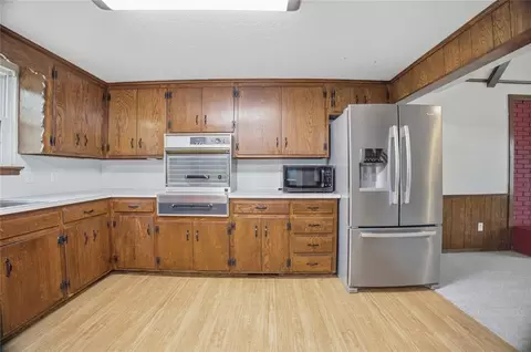 Kitchen - 415643 E 1093 Rd, Checotah, OK 74426 photo 3 of 4