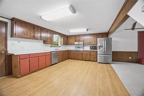 Kitchen - 415643 E 1093 Rd, Checotah, OK 74426 photo 2 of 4