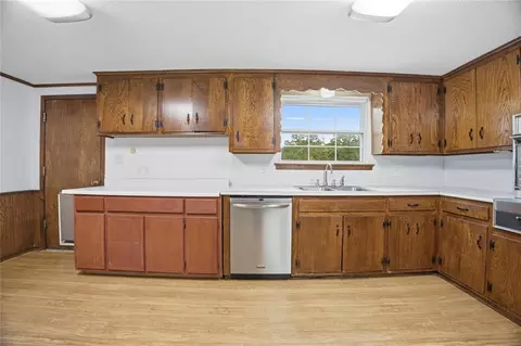 Kitchen - 415643 E 1093 Rd, Checotah, OK 74426 photo 4 of 4