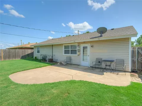 Exterior - 819 E Mosier St, Norman, OK 73071 photo 5 of 5