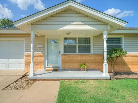 Exterior - 819 E Mosier St, Norman, OK 73071 photo 2 of 5
