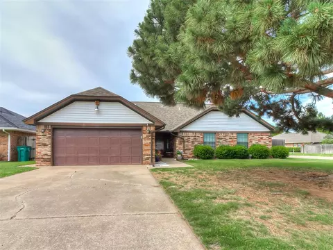8201 Willow Creek Blvd, Oklahoma City, OK 73162