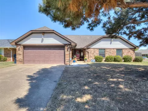 8201 Willow Creek Blvd, Oklahoma City, OK 73162