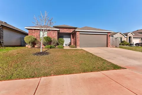 3409 Furrow Dr, Yukon, OK 73099