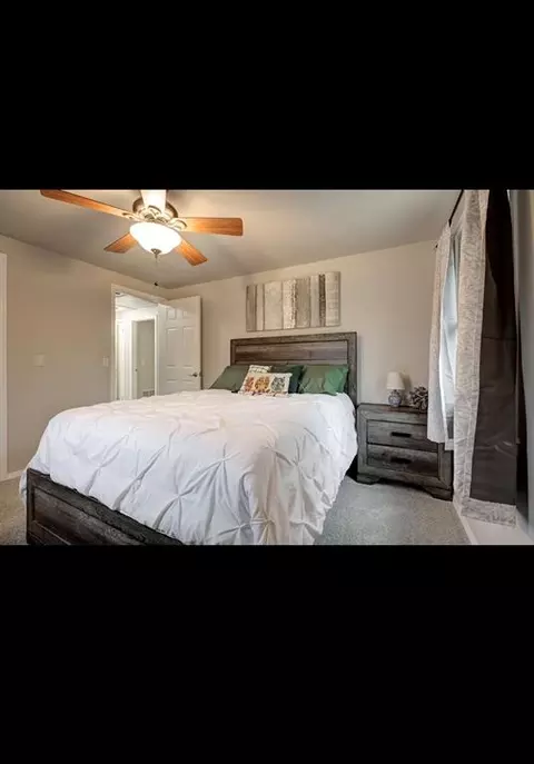 Bedroom - 21024 Judy Cir, Mcloud, OK 74851 photo 4 of 5