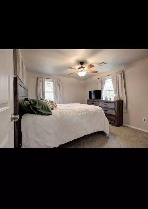 Bedroom - 21024 Judy Cir, Mcloud, OK 74851 photo 3 of 5